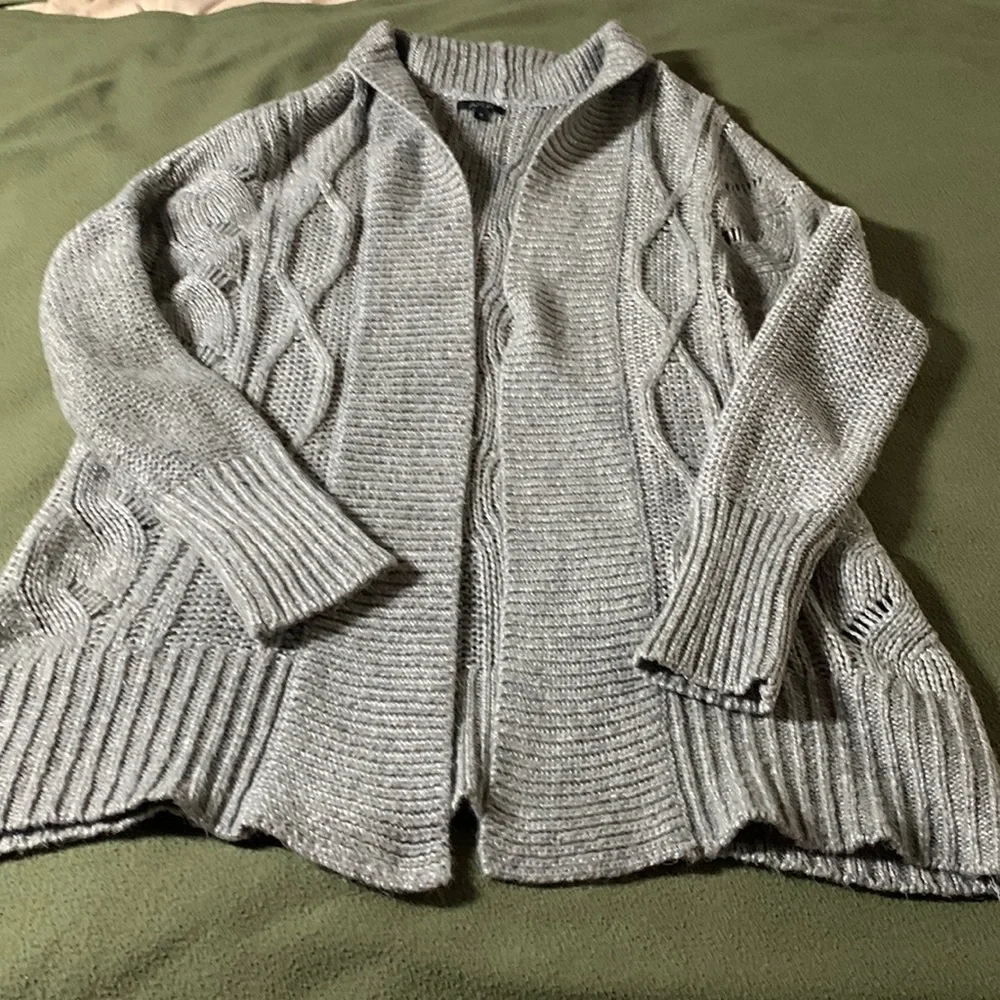 Apt. 9 gray and silver sweater. Drop sleeve. Open front. Open weave. Size M - Picture 1 of 10